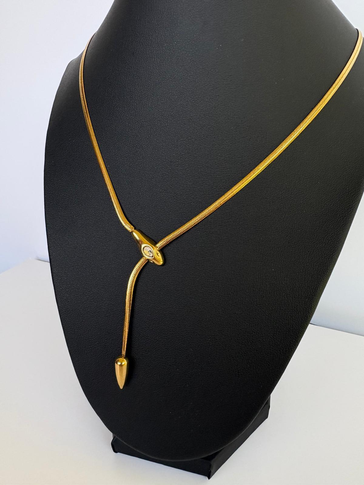 Collar elegant snake